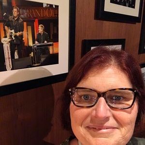 Meet your Posher, Laura